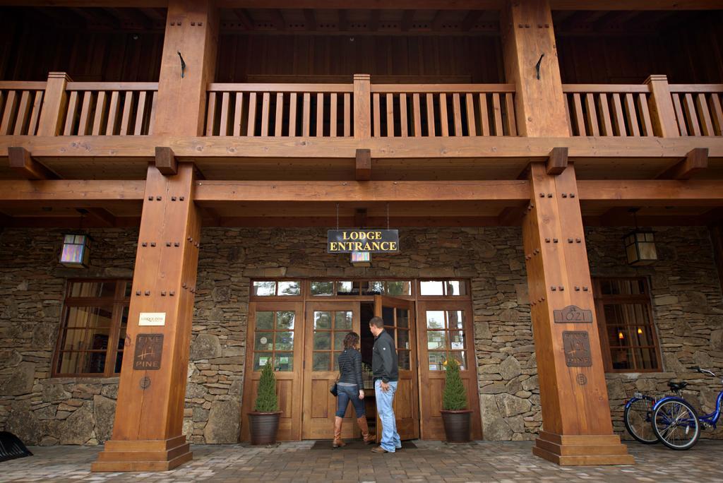 Fivepine Lodge Sisters Exterior photo